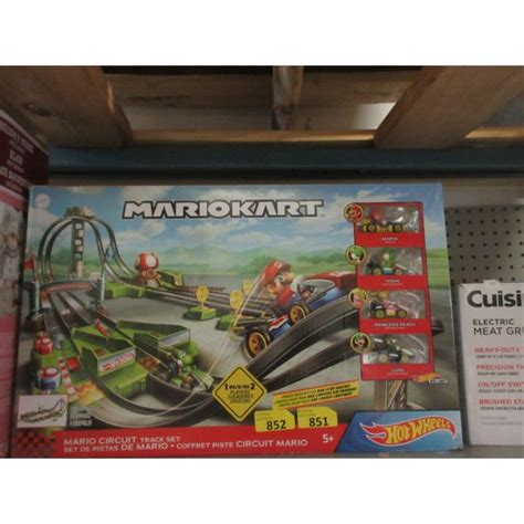 Hot Wheels Mario Kart Circuit Track Set