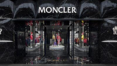 Moncler A Atins Un Nou Record De V Nz Ri Brandul Italian De Lux A