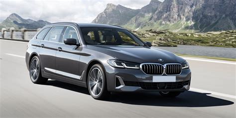 Bmw Series Touring Review Drive Specs Pricing Carwow