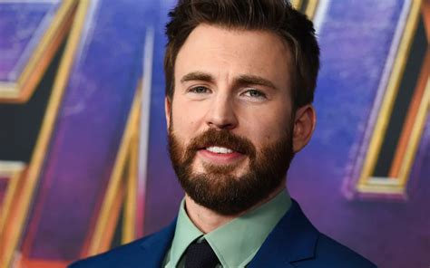 Chris Evans Ghosted By Cia Agent In Apple Romcom Fmt