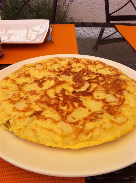 La Fameuse Tortilla Espagnole Facile à Préparer Cest Un Plat Convivial Qui Peut être Préparé