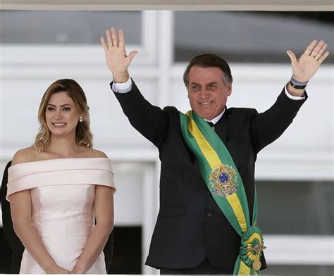 Michelle Bolsonaro Do Discurso Ao Look Da Posse Moda Vogue