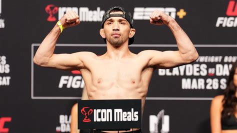 UFC расторг контракт c бойцом из России
