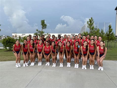 Veterans Memorial Eagle Cheer