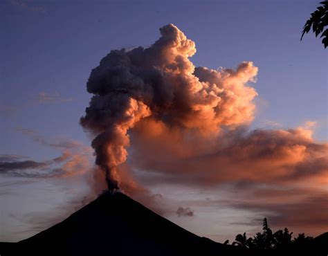 Soputan is one of Sulawesi's most active volcanoes | The largest and ...