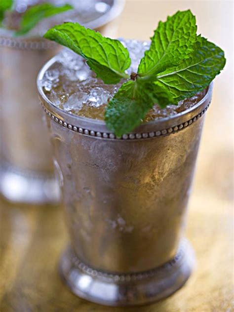 Traditional Kentucky Derby Mint Julep Recipe | Dandk Organizer