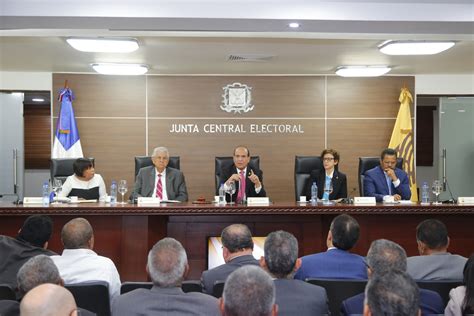 Pleno JCE se reúne con partidos delegados solicitan ampliación de