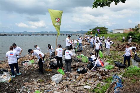 Chevron Employees and Community Volunteers Coastal Cleanup Project ...