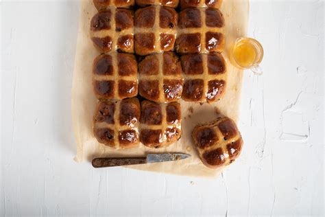 Hot Cross Buns Naked Digest
