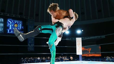 写真：【新日本・wtl】オージー・オープン 内藤組に敗れ連勝ストップ決勝での雪辱を予告 東スポweb