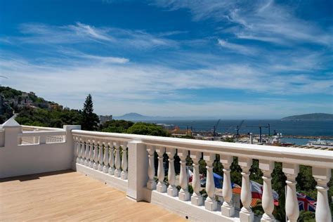 Gibraltar Rock Hotel | Comfort & Scenic Views