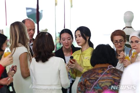 G20 정상회의 배우자 프로그램 참석한 김건희 여사 네이트 뉴스