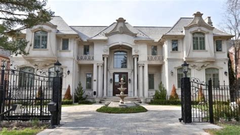 Luxury home sales on the rise in Toronto | CTV News