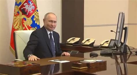 Elezioni Russe Il Video Di Putin Che Vota Online