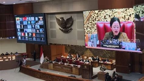 Diwarnai Aksi Walk Out Dan Ditolak Dua Fraksi DPR Sahkan Perppu Cipta