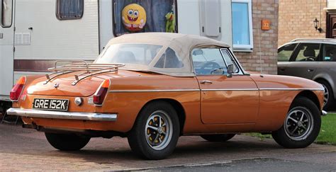 GRE 152K 1 1972 MGB Roadster Nivek Old Gold Flickr