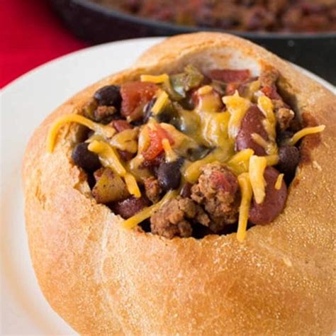 Easy Ground Beef Chili Recipe With Bread Bowl - Classic and Quick!