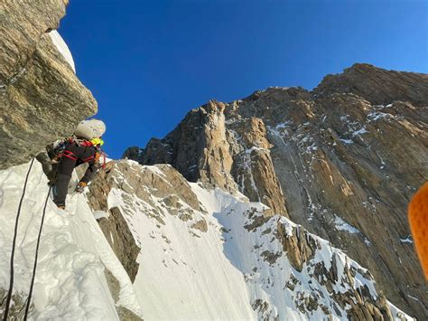 Recuperati I Due Alpinisti Bloccati Da Ieri Sul Monte Bianco Aostasera