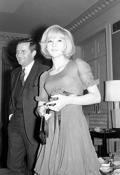 French Singer Actress Entertainer Sylvie Vartan S S Old