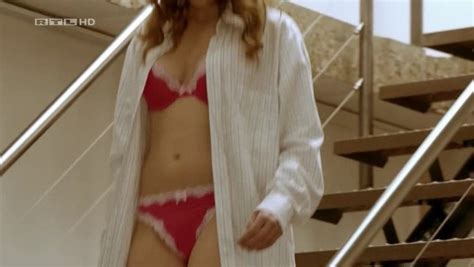 Naked Katrin Heß in Alarm für Cobra 11 Autobahnpolizei