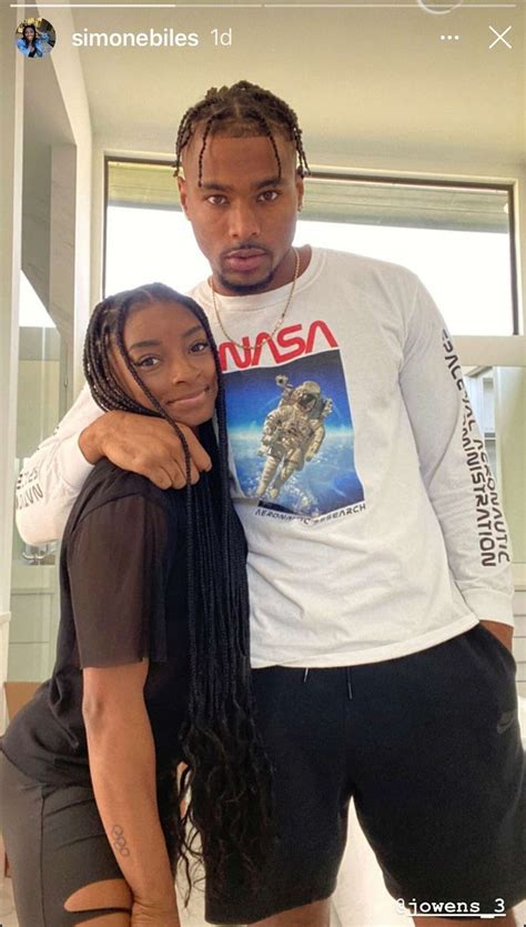 Simone Biles posts photos with new boyfriend, Texans' Jonathan Owens