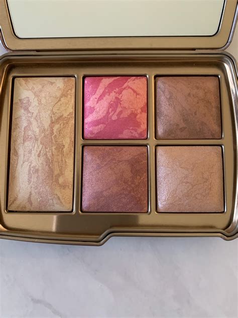 Hourglass Holiday Palettes 2021