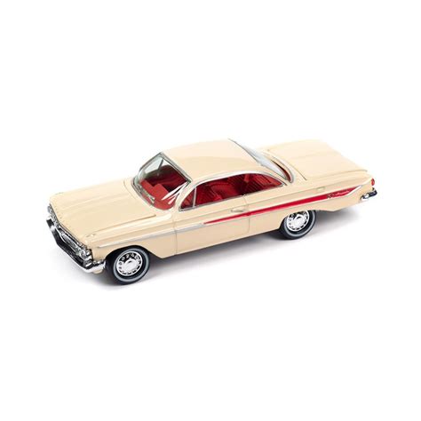 Johnny Lightning Classic Gold 1961 Chevy Impala SS 409