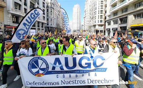 Guardias civiles y policías de Córdoba piden en Madrid una jubilación