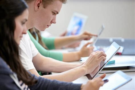 Digitale Grundbildung als neues Schulfach in Österreich