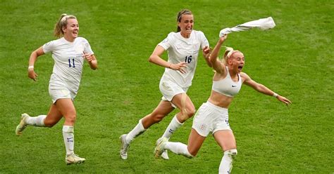 Chloe Kelly Scores Winner As England Beat Germany To Win Women S