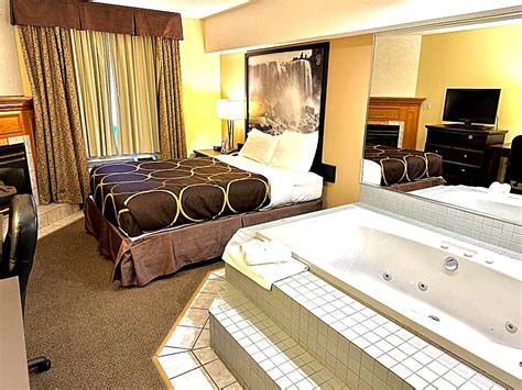 The 12 Best Niagara Falls Hotels With Jacuzzi In Room, | Canada | Hotel ...