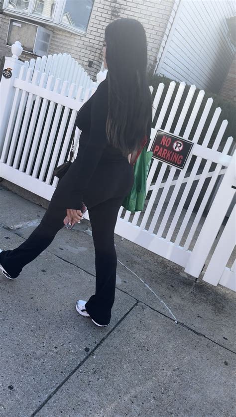Phat Ass Latina Walking OC Spandex Leggings Yoga Pants Forum
