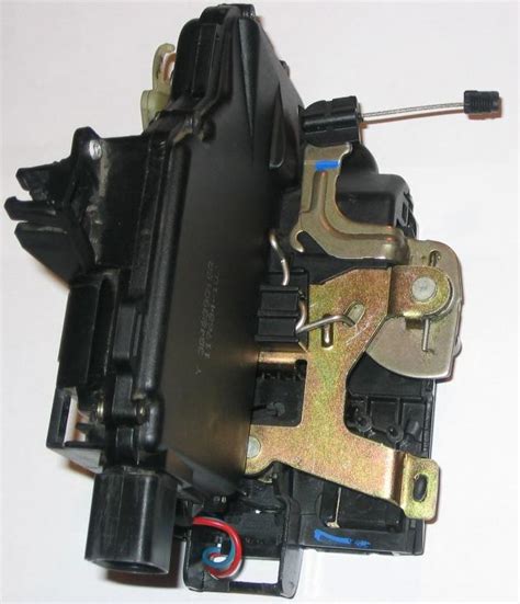 Ремонт центрального замка VW Passat В5