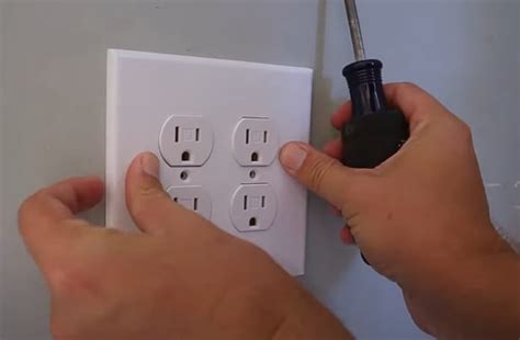 How to Wire Two Outlets in One Box (6 Easy Steps)