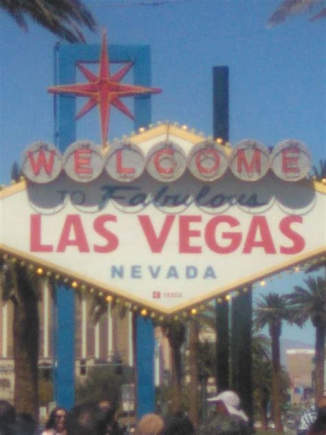 Las Vegas Sign by KuromiAndChespin400 on DeviantArt