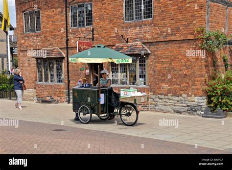 Icecream Stalls High Resolution Stock Photography And Images Alamy