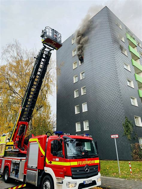 Feuerwehr Monheim Wohnungsbrand im fünften Stock am Lindenplatz