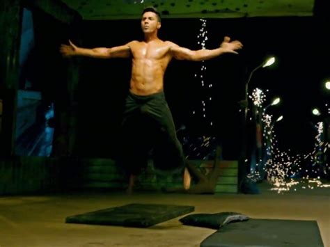 Maa Tujhe Salaam: Varun Dhawan Emotes Through Dance in ABCD 2 Song ...