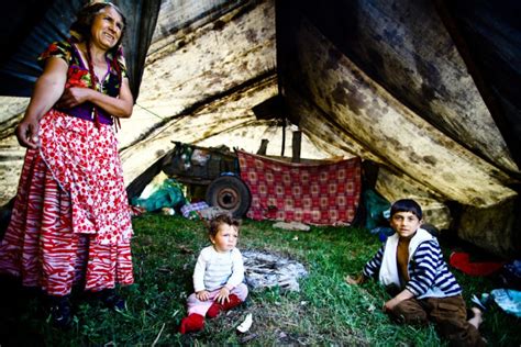 Fewer nomadic gypsies wander Romanian landscape