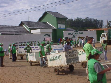 A importância do catador na reciclagem ACAMAR Coleta Seletiva