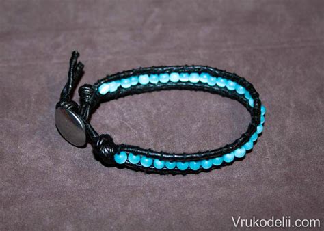 Браслет из кожаных шнурочков и бусин / Украшения / В рукоделии