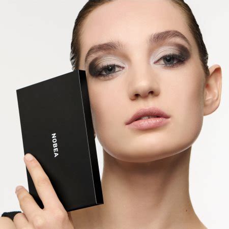 Nobea Day To Day Naturally Nude Eyeshadow Palette Paletka O N Ch St N Notino Cz