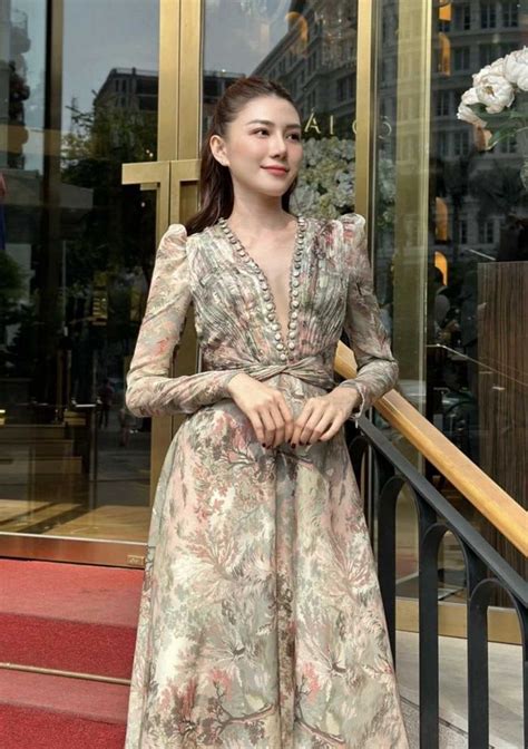 Khiến Ngọc Trinh Thùy Tiên cùng loạt mỹ nhân Vbiz này đắm đuối đây chính là mẫu váy hoa hot