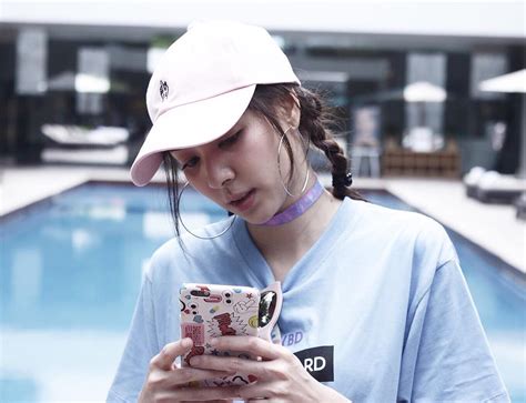 Thay vì chạy theo xu hướng hot girl Thái lại chỉ trung thành với 6 kiểu tóc quen thuộc này