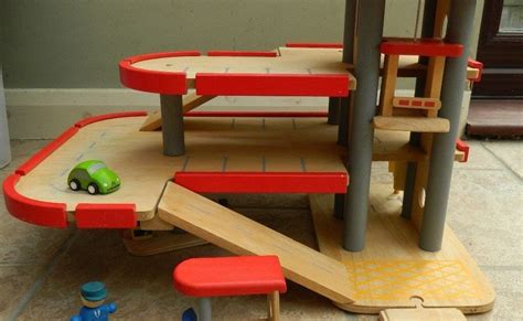 easy woodworking: Plan Wooden Toy Garage