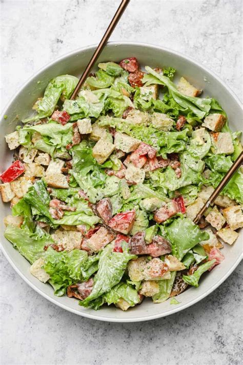 30-Minute Crispy BLT Salad - Well Seasoned Studio