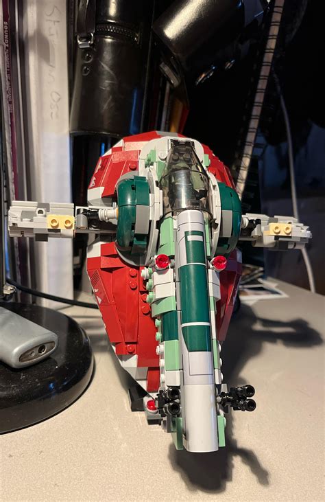Made Boba Fetts ship in lego : Mandalorian