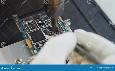 BGA Chip Soldering on the Soldering Station. Removal of Temperature from the Chip Thermocouple ...