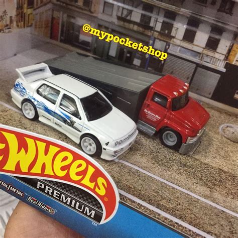 Hot Wheels FAST FURIOUS PREMIUM COLLECTOR SET W DIORAMA Hotwheels Fast Furious