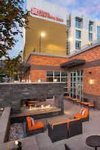 Hilton Garden Inn Burbank Downtown, Los Angeles - HotelTonight